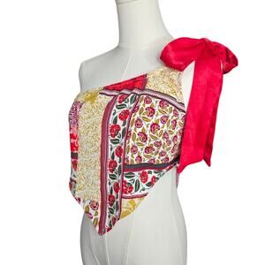 One Shoulder Multi Print V-Hem Crop Top